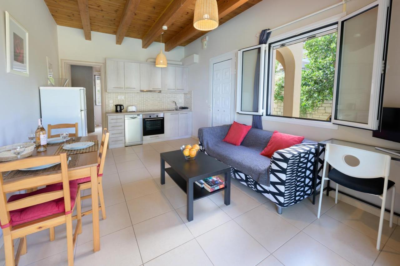 Pangolas Apartments Paxos Longós Zewnętrze zdjęcie