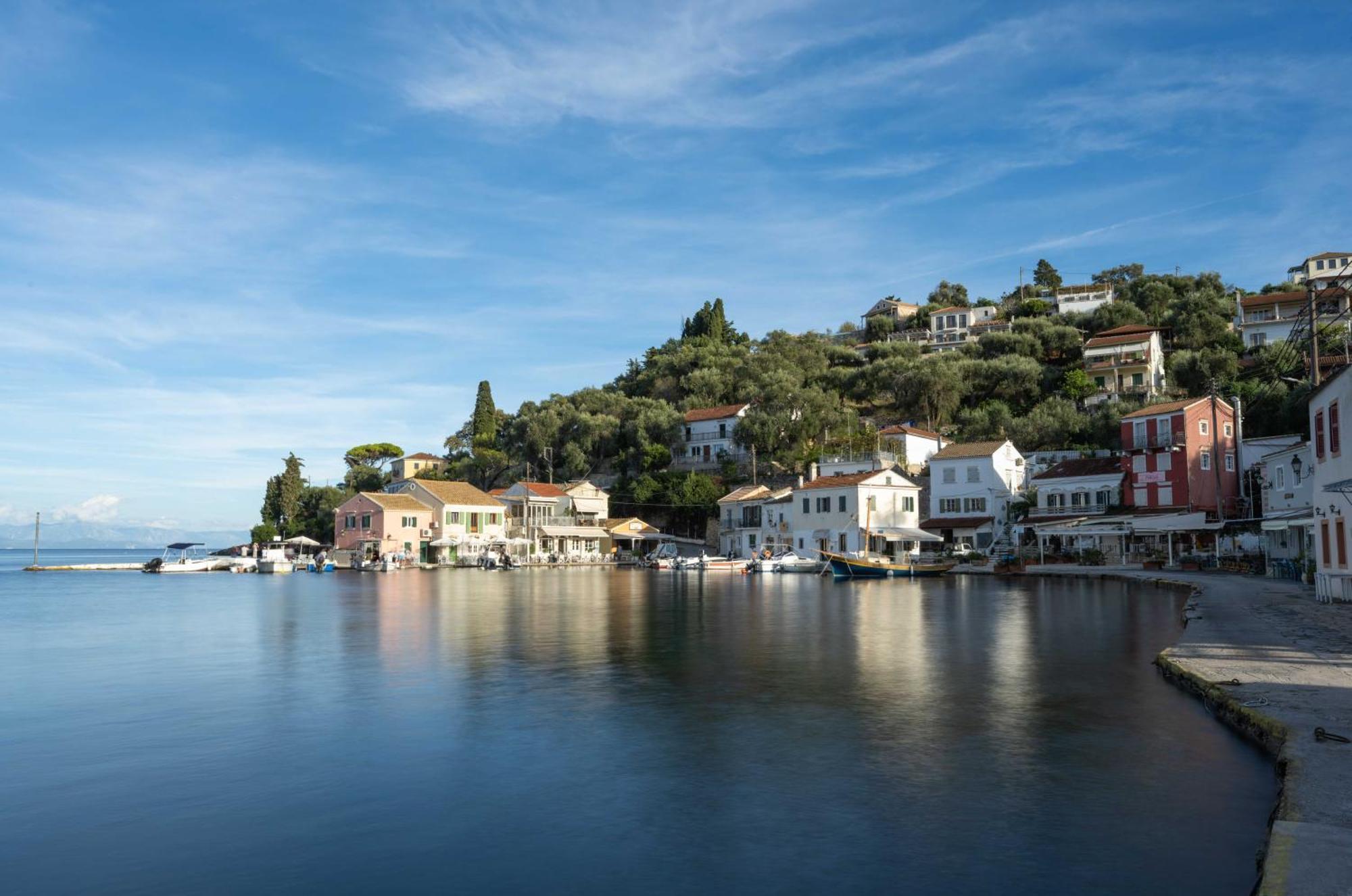 Pangolas Apartments Paxos Longós Zewnętrze zdjęcie