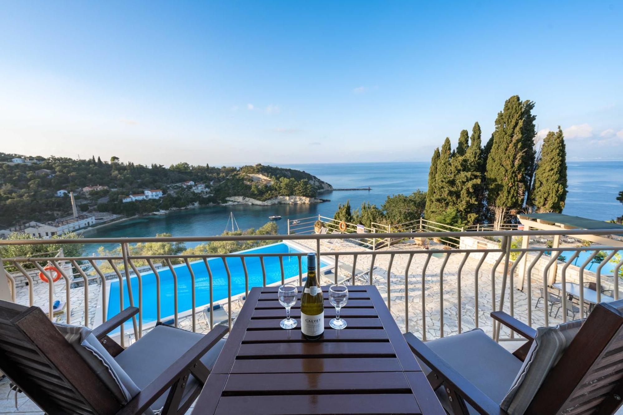 Pangolas Apartments Paxos Longós Zewnętrze zdjęcie