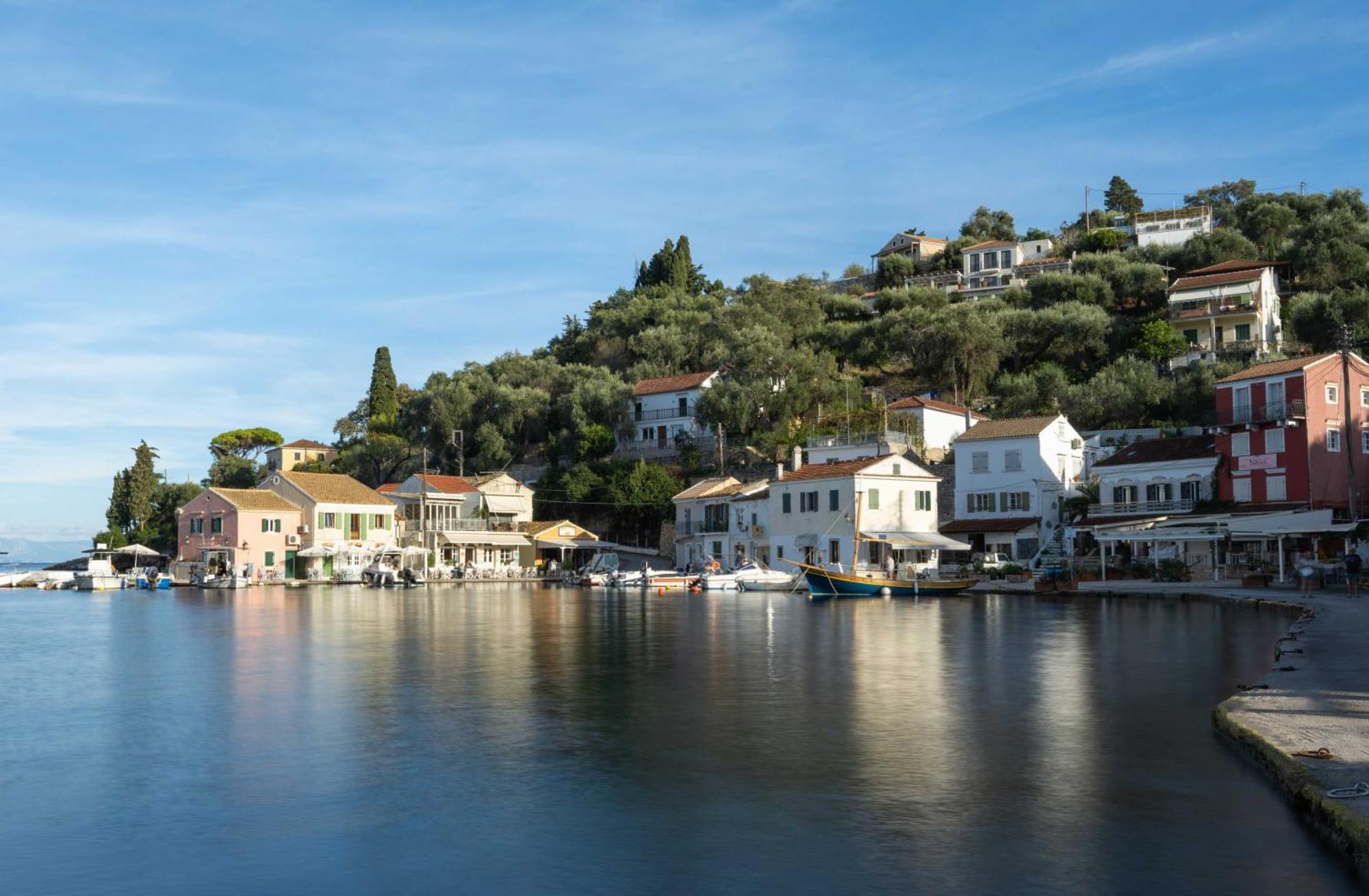 Pangolas Apartments Paxos Longós Zewnętrze zdjęcie