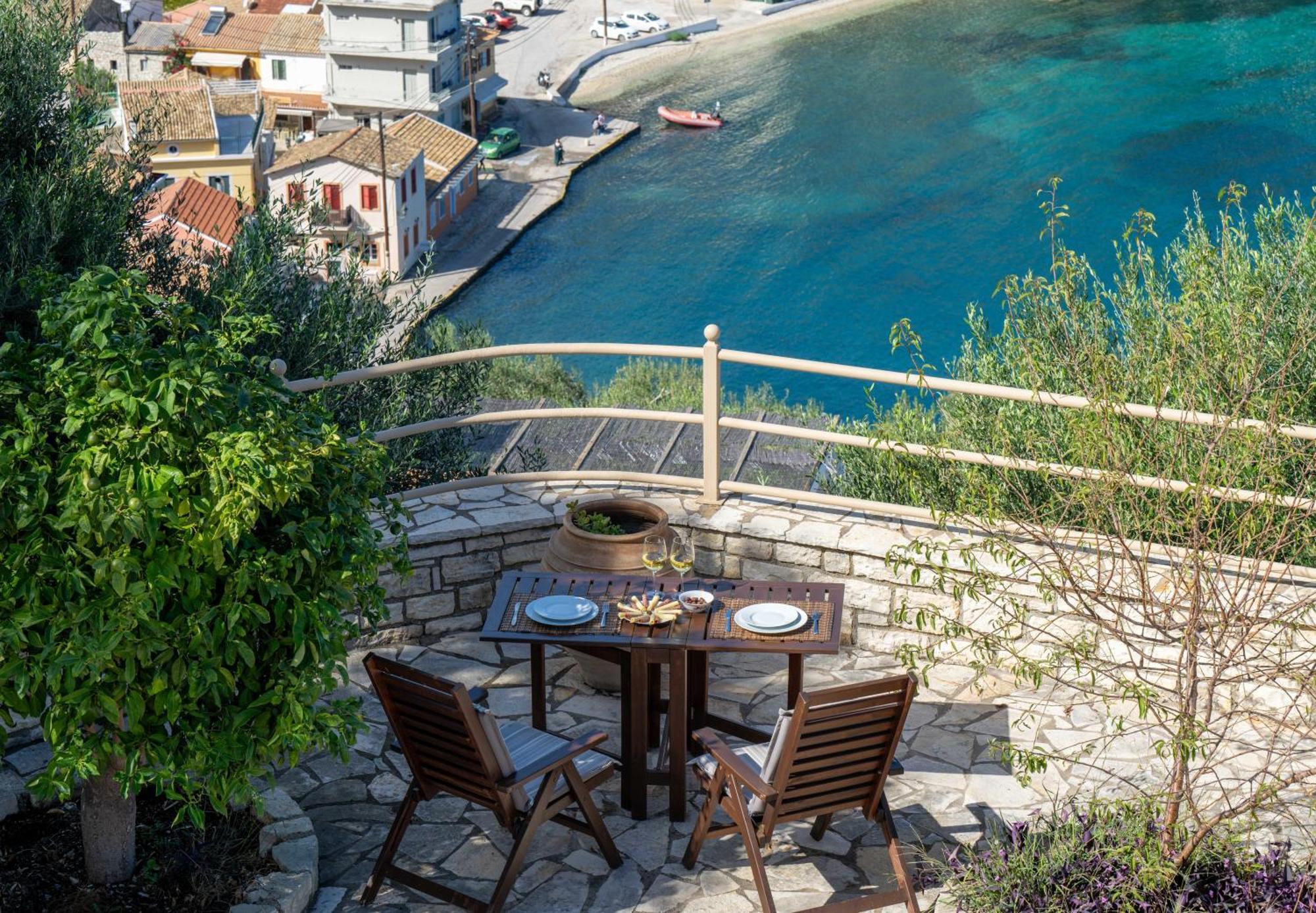 Pangolas Apartments Paxos Longós Zewnętrze zdjęcie